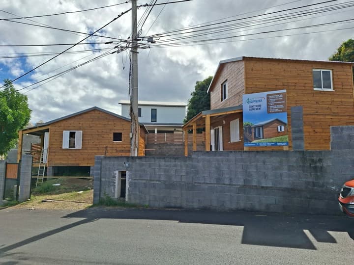 Deux nouveaux chalets bois de 36 m² à Saint-Paul, dont un avec mezzanine